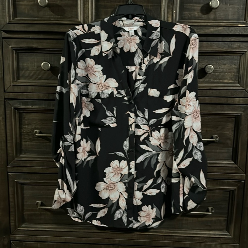 Candie’s Floral button down long sleeve blouse